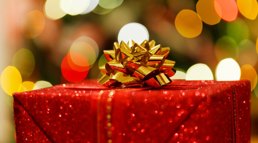 10 Best Gift the Ultimate Men’s Grooming Package: A Gift Guide for Every Budget Neighborhoods